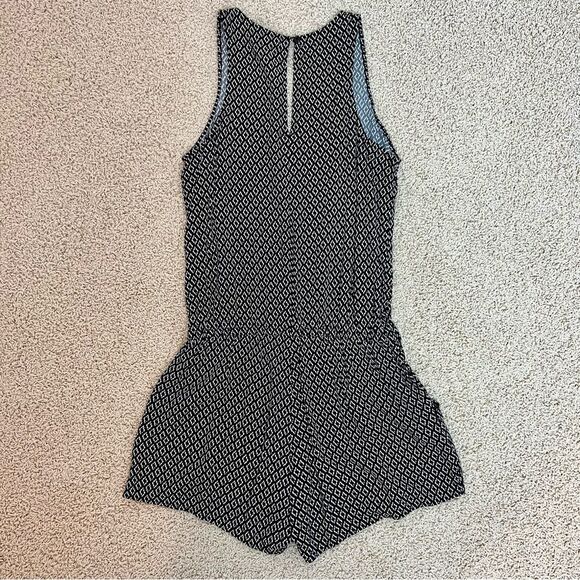 OLD NAVY Romper Jumper Pockets One Piece Black and White Size Small - Picture 2 of 8